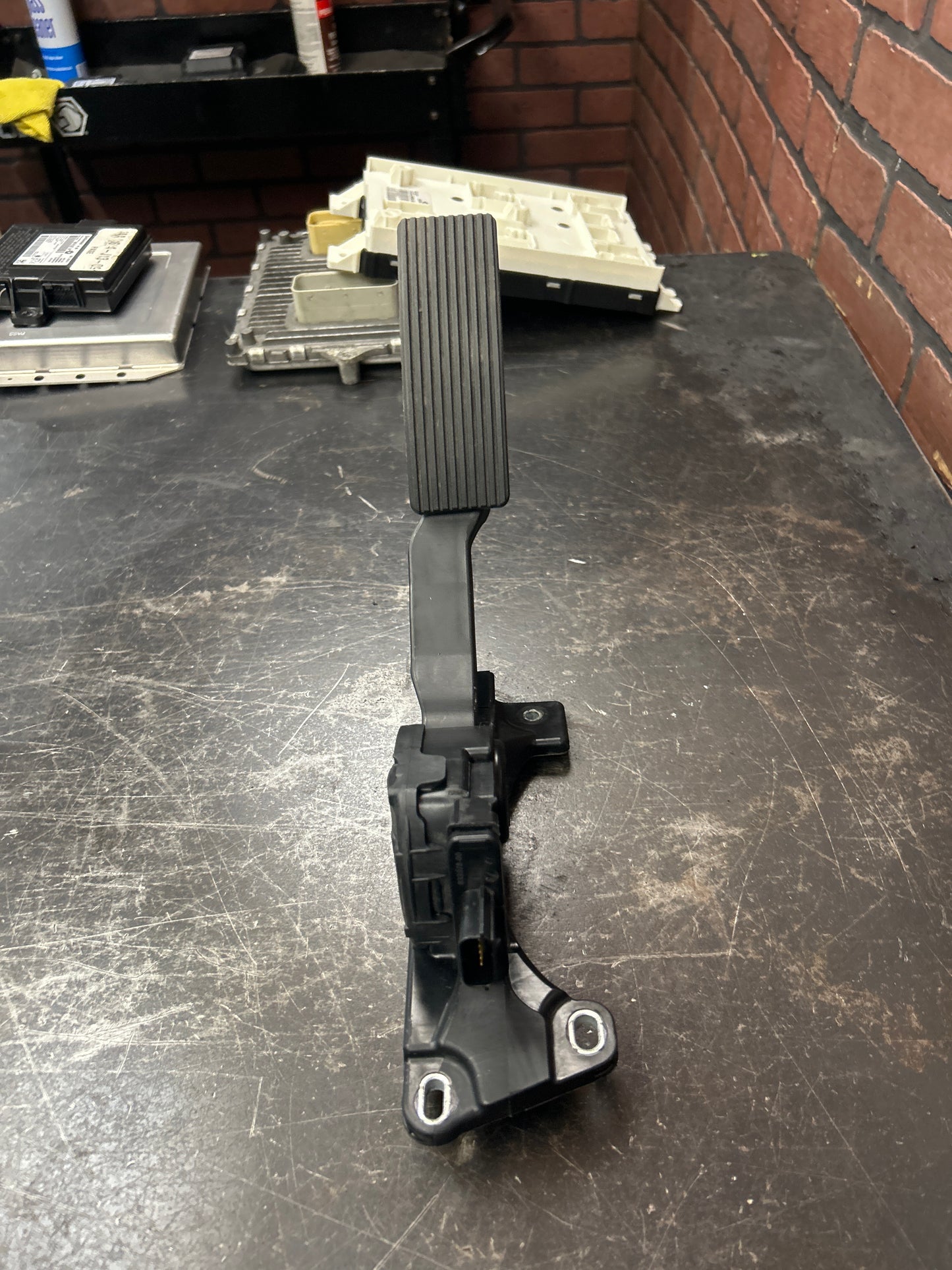 2016 Jeep Grand Cherokee SRT PCM ECU BCM Pedal Ignition Hub Receiver Package OEM