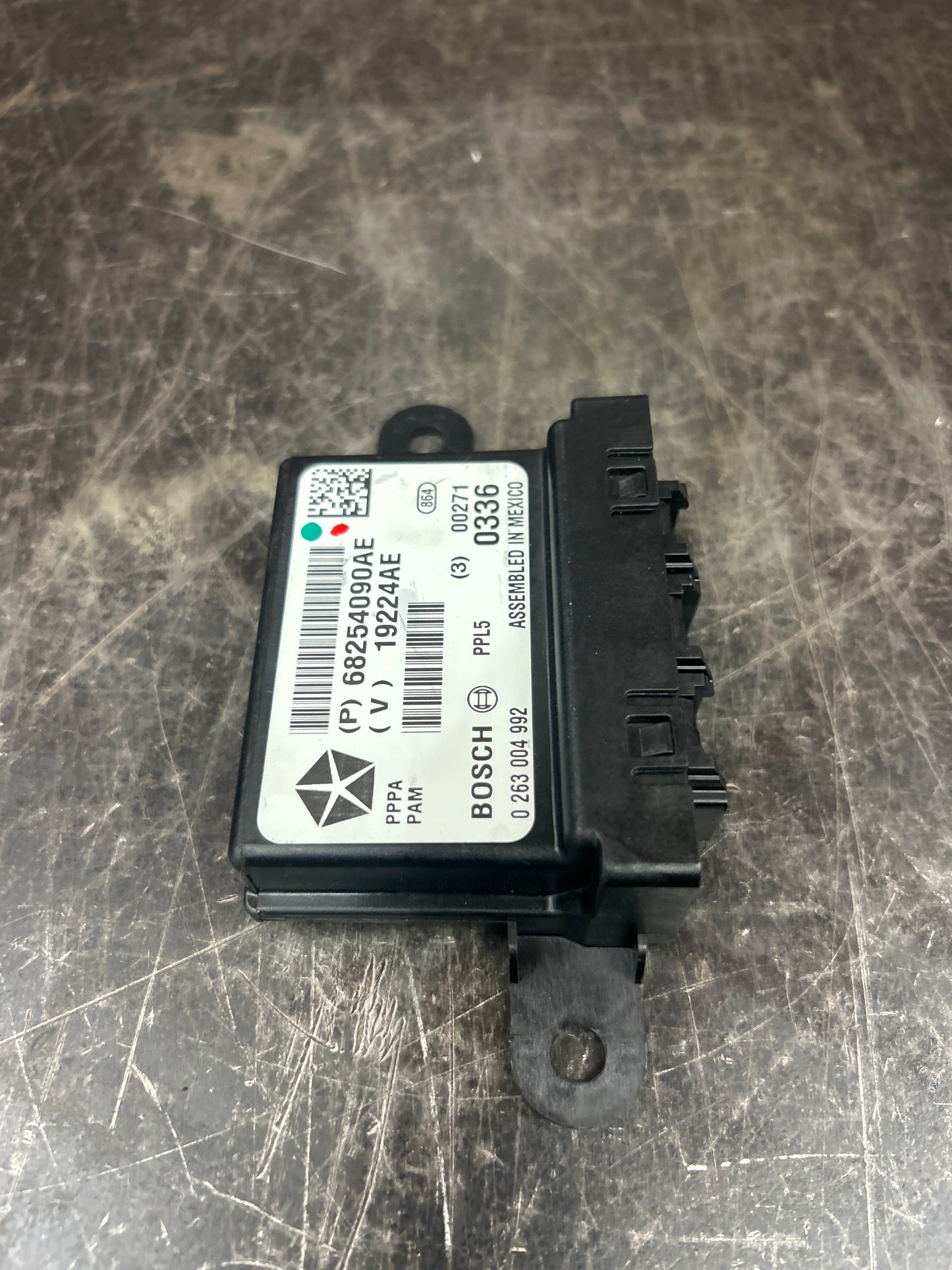 2016 Jeep Grand Cherokee WK Parking Assist Control Module 68254090AE OEM