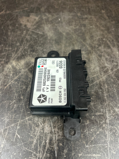 2016 Jeep Grand Cherokee WK Parking Assist Control Module 68254090AE OEM