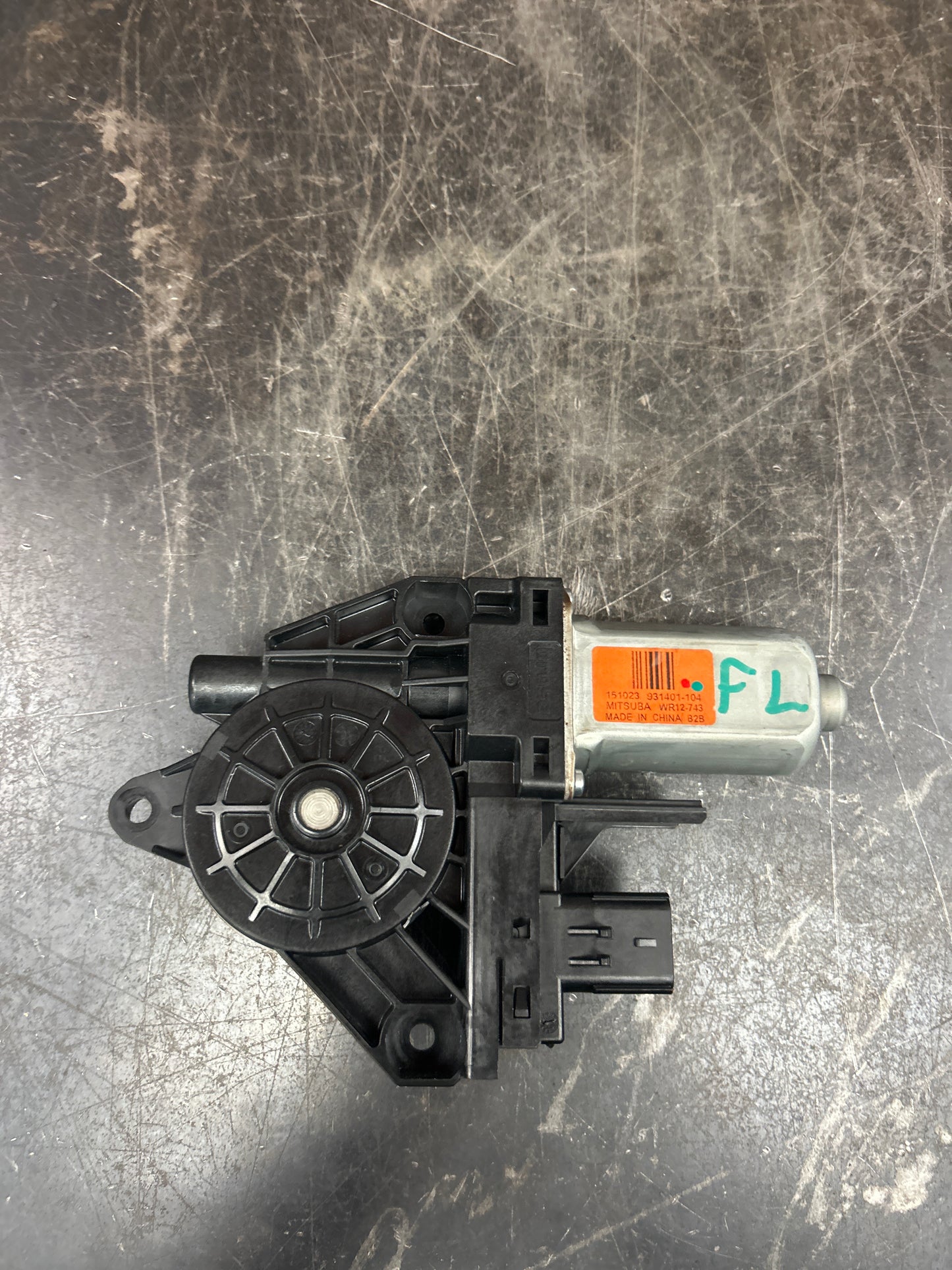 2014-2023 JEEP CHEROKEE FRONT LEFT DRIVER DOOR WINDOW REGULATOR MOTOR OEM