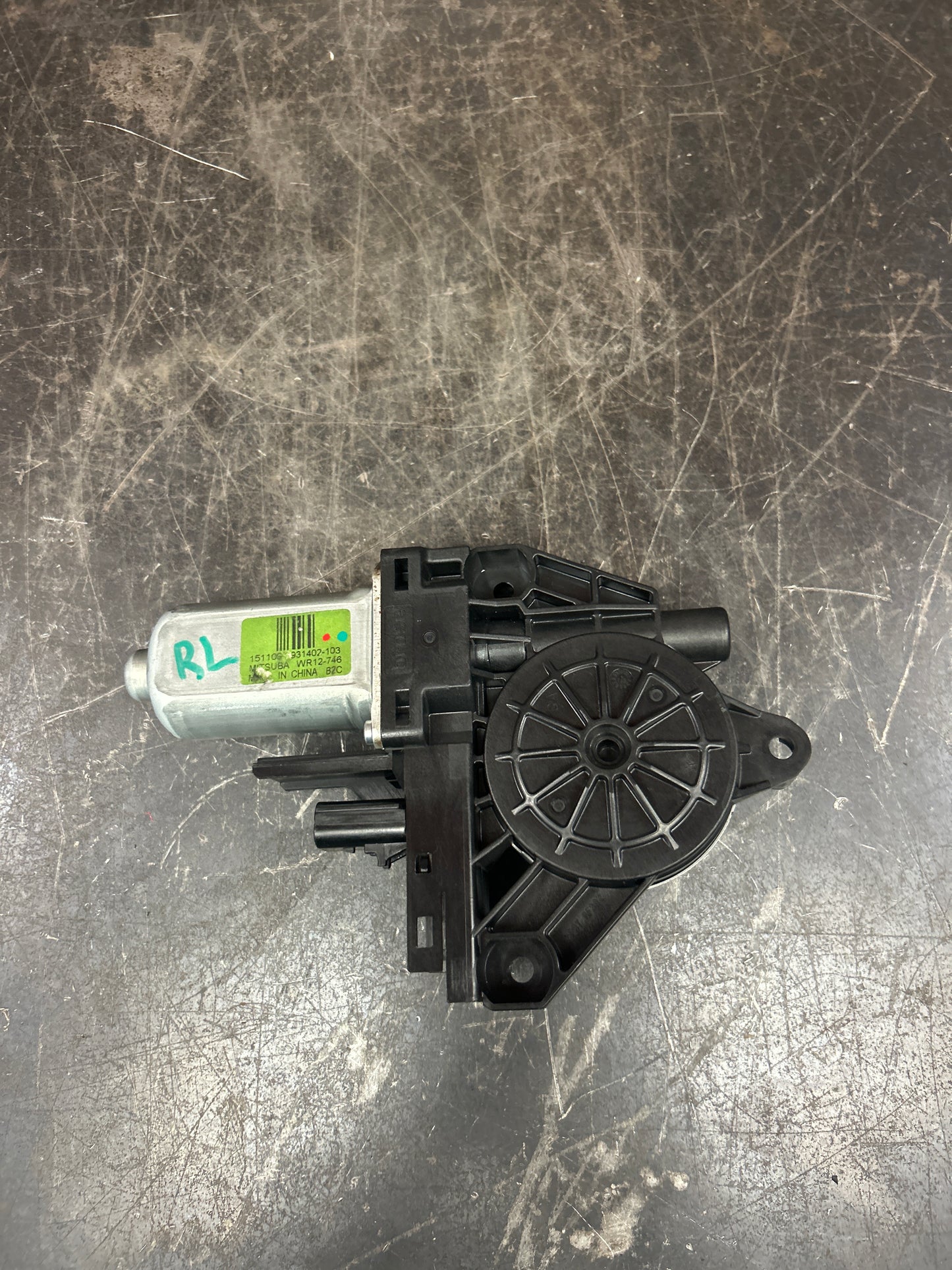 2014-2023 JEEP CHEROKEE REAR DRIVER LEFT DOOR WINDOW REGULATOR MOTOR OEM