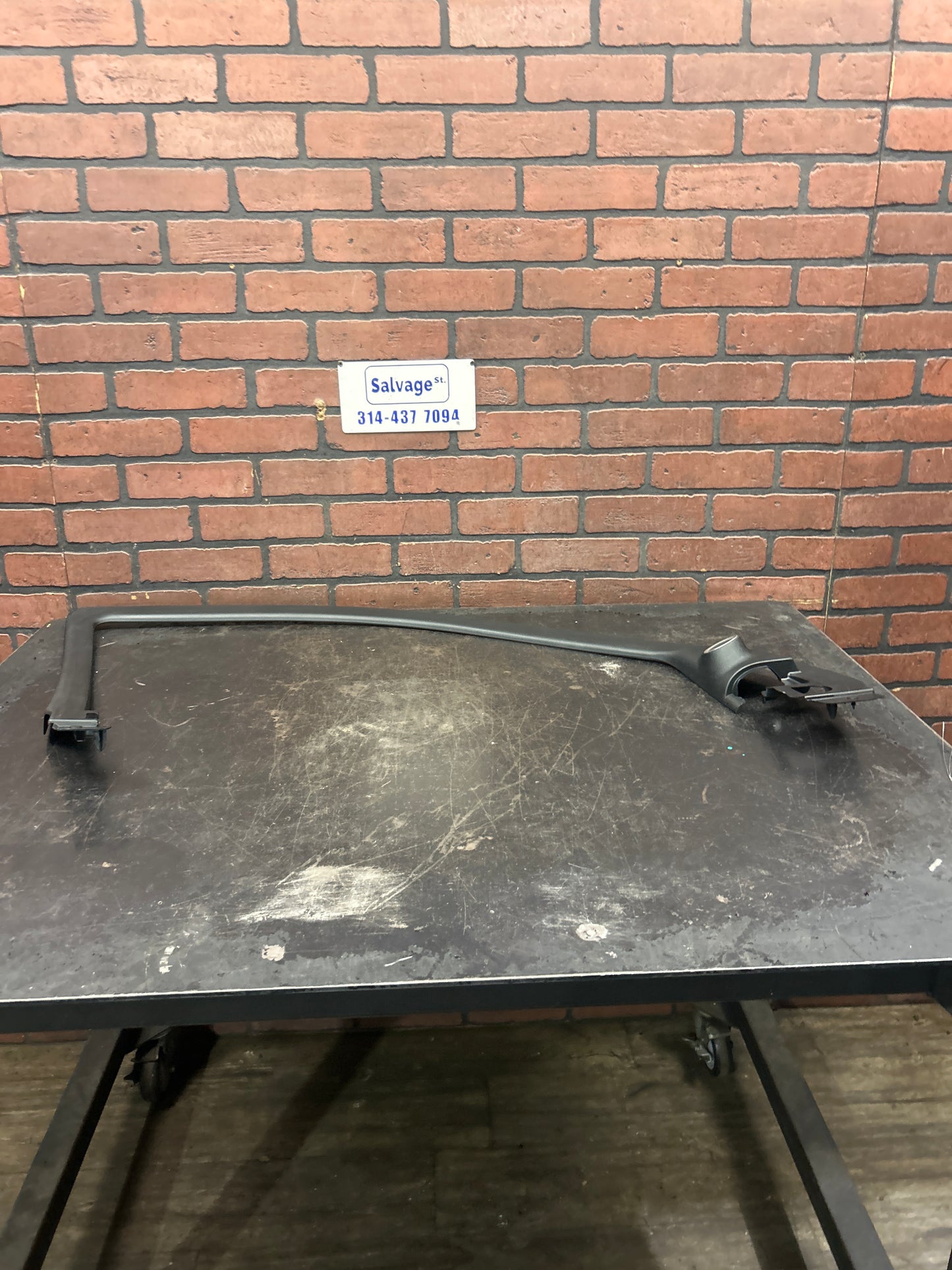 2011-2021 JEEP GRAND CHEROKEE FRONT LEFT DOOR WINDOW FRAME TRIM PANEL COVER OEM
