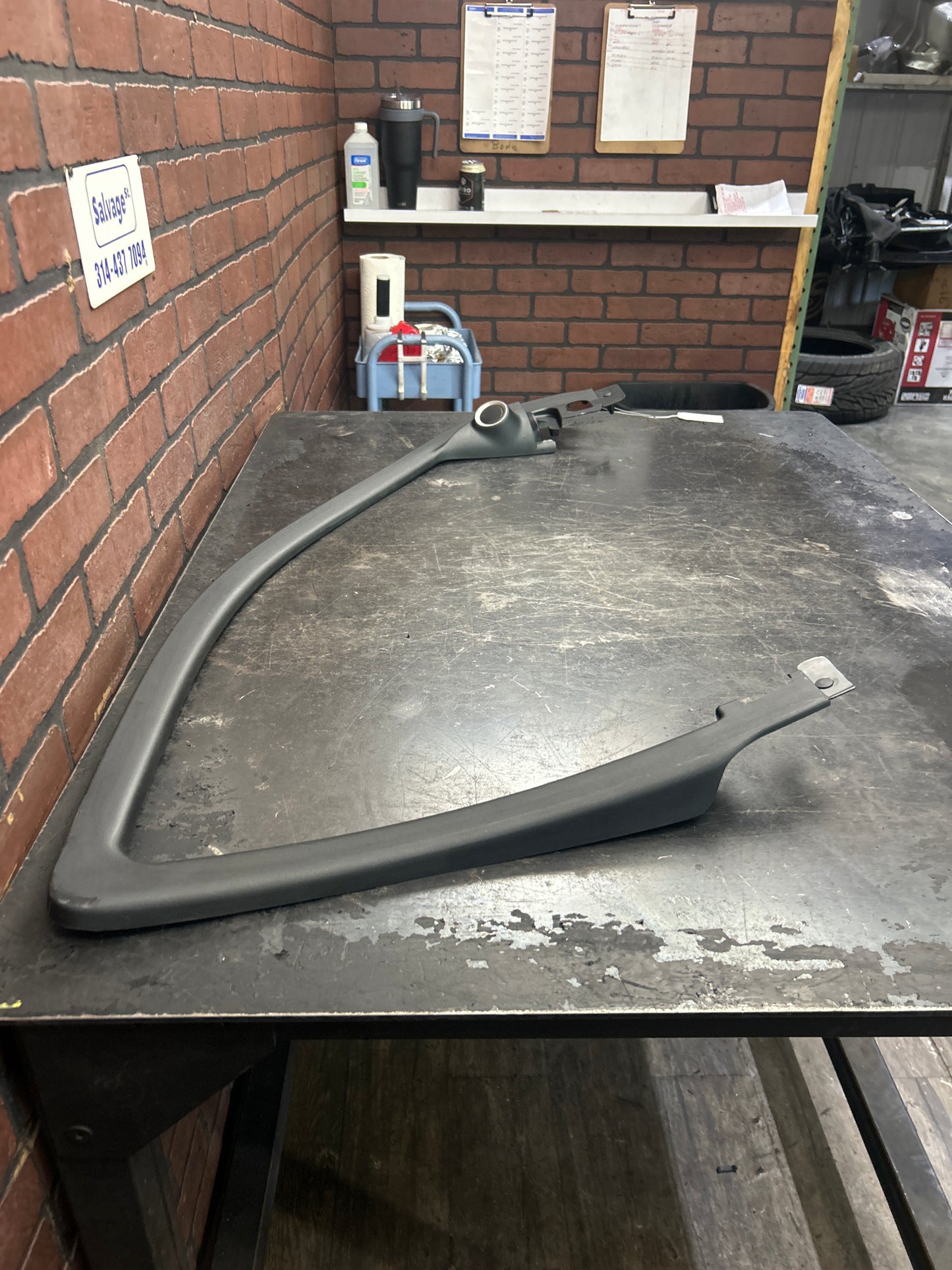 2011-2021 JEEP GRAND CHEROKEE FRONT LEFT DOOR WINDOW FRAME TRIM PANEL COVER OEM