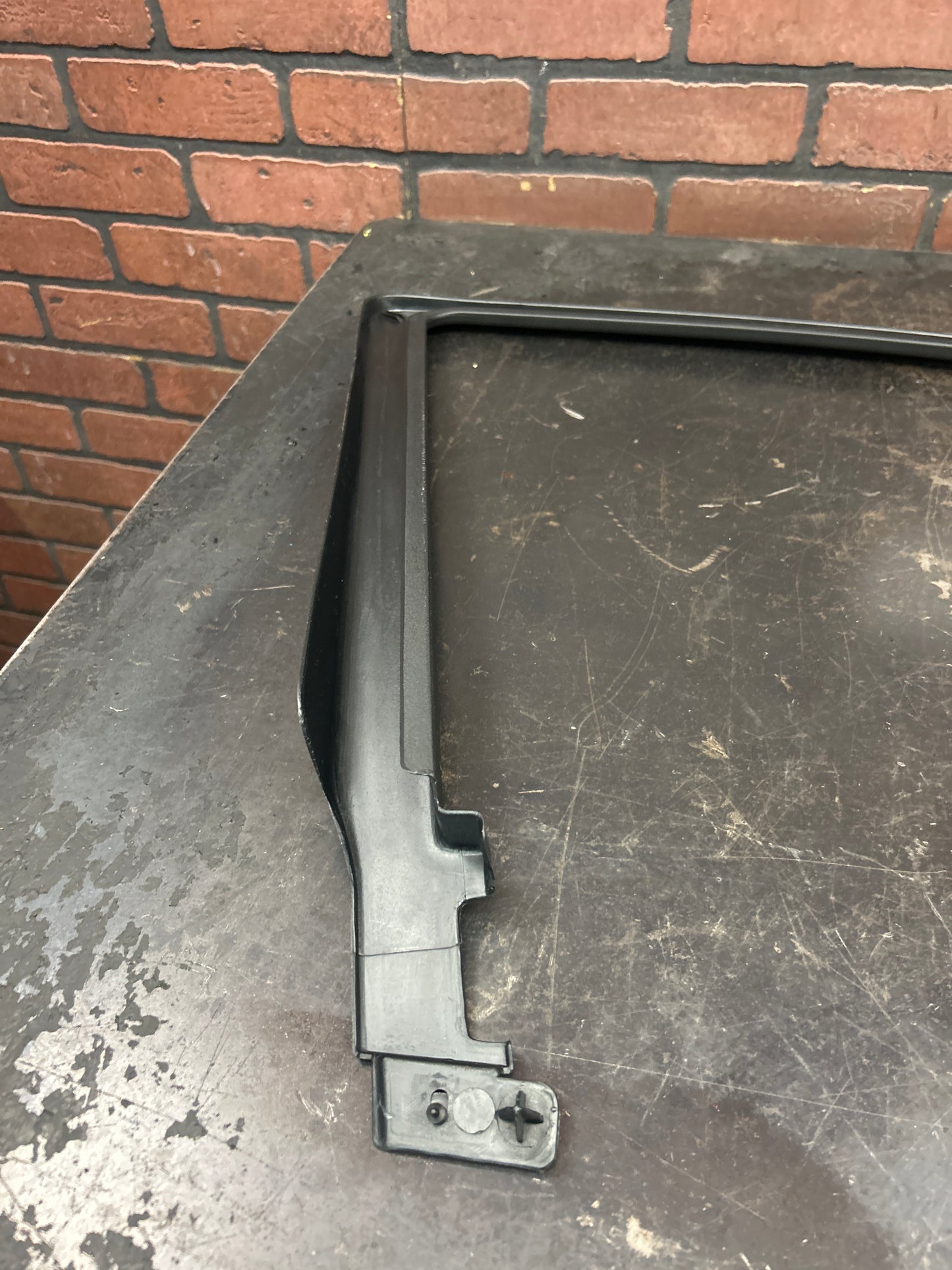 2011-2021 JEEP GRAND CHEROKEE FRONT RIGHT DOOR WINDOW FRAME TRIM PANEL COVER OEM