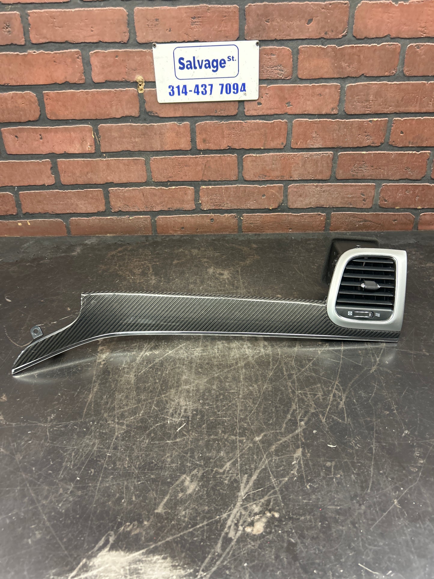 2011-2021 JEEP GRAND CHEROKEE SRT OEM DASHBOARD VENTS WITH CARBON FIBER TRIM