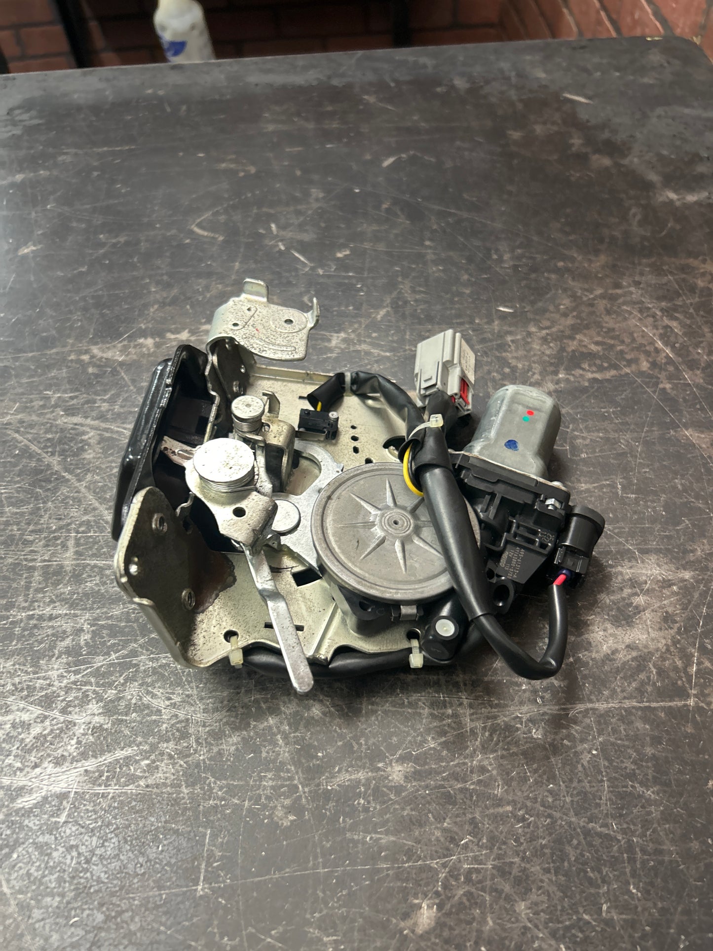 2011-2019 Jeep Grand Cherokee Trunk Tailgate Liftgate Latch Lock Actuator OEM