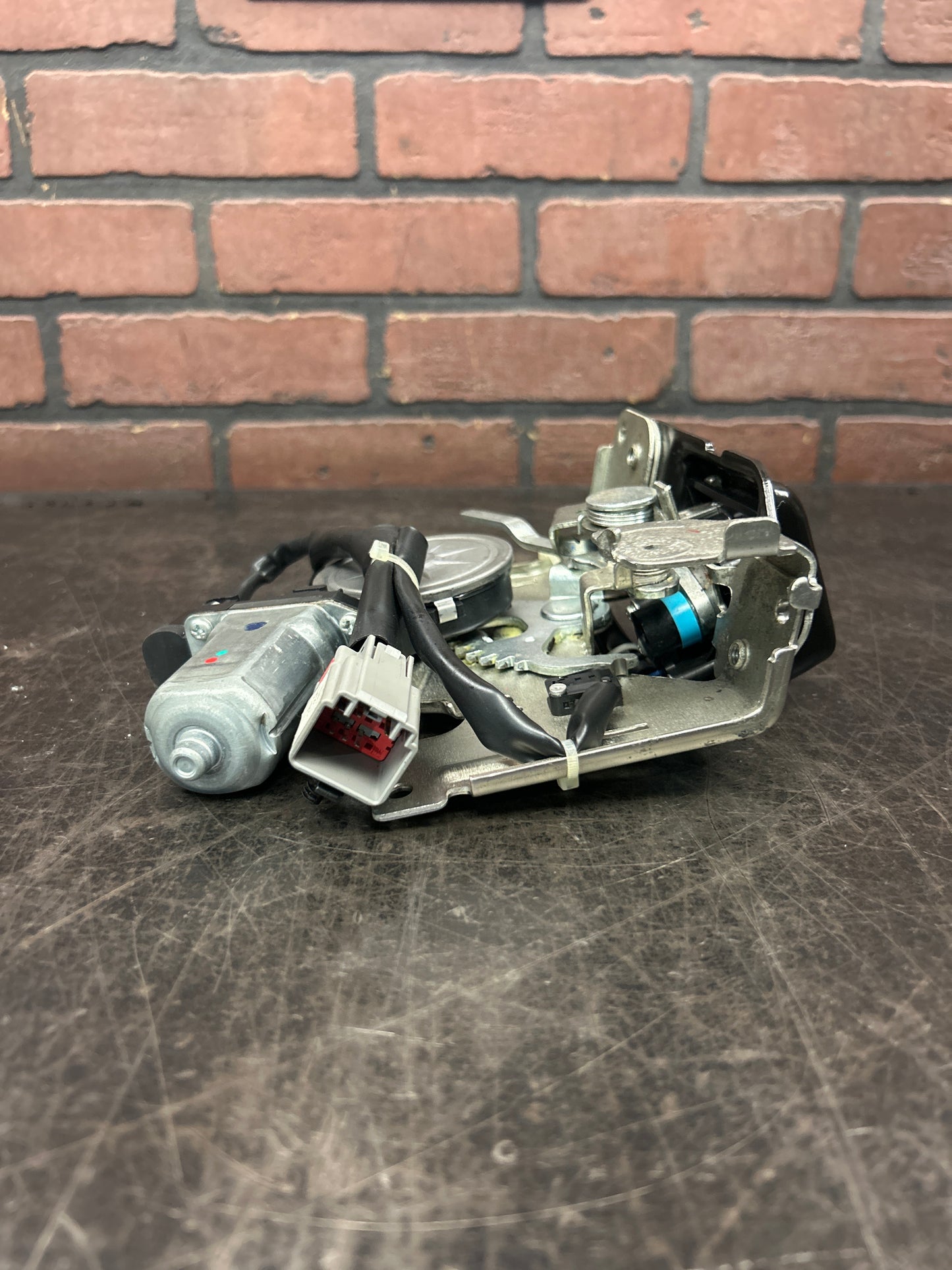 2011-2019 Jeep Grand Cherokee Trunk Tailgate Liftgate Latch Lock Actuator OEM