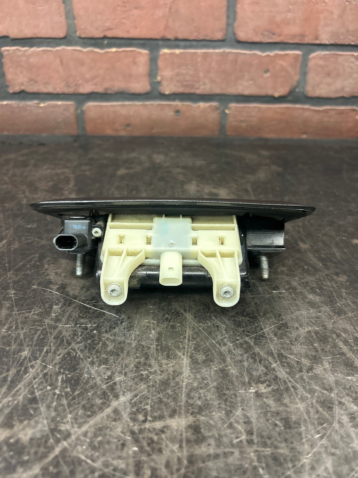 2016-2021 JEEP GRAND CHEROKEE REAR TRUNK TAILGATE LIFTGATE RELEASE HANDLE OEM