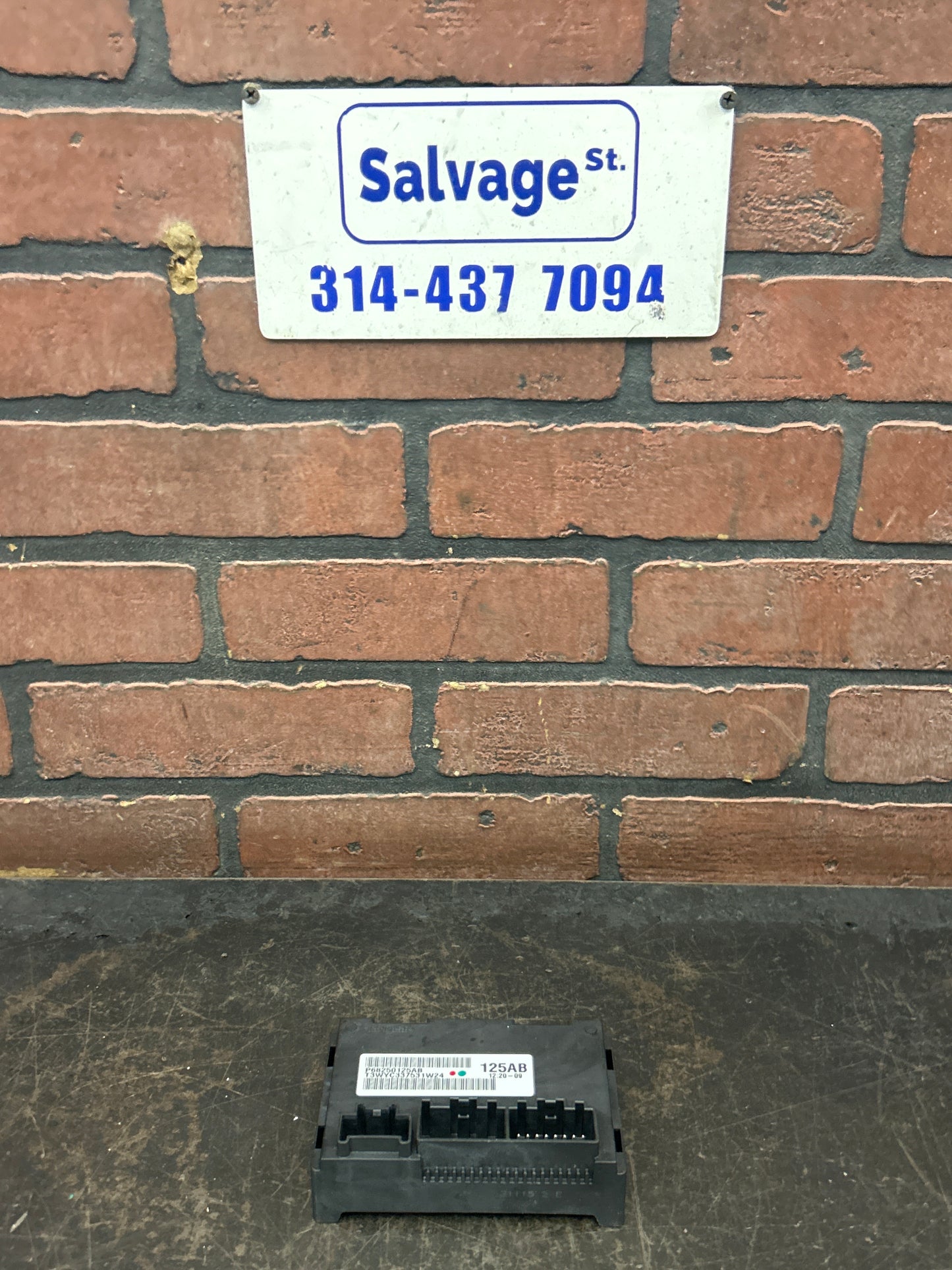 2016-2017 Jeep Grand Cherokee Transfer Case Control Module OEM 68250125AB