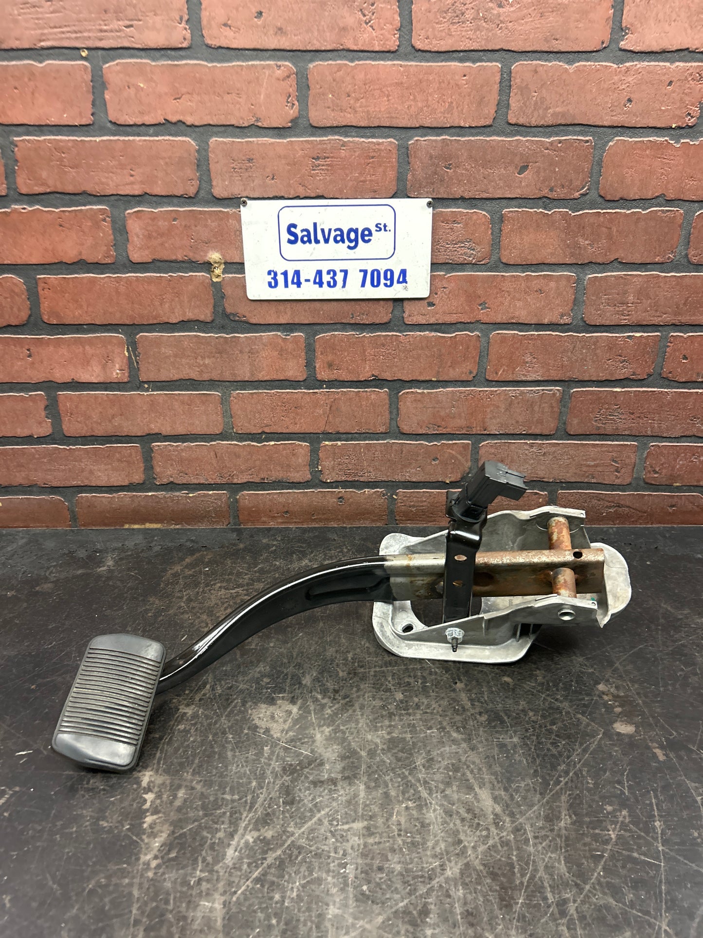 2016 JEEP GRAND CHEROKEE NON ADJUSTABLE BRAKE STOP PEDAL OEM