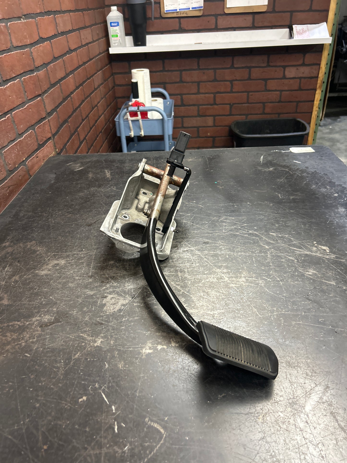 2016 JEEP GRAND CHEROKEE NON ADJUSTABLE BRAKE STOP PEDAL OEM