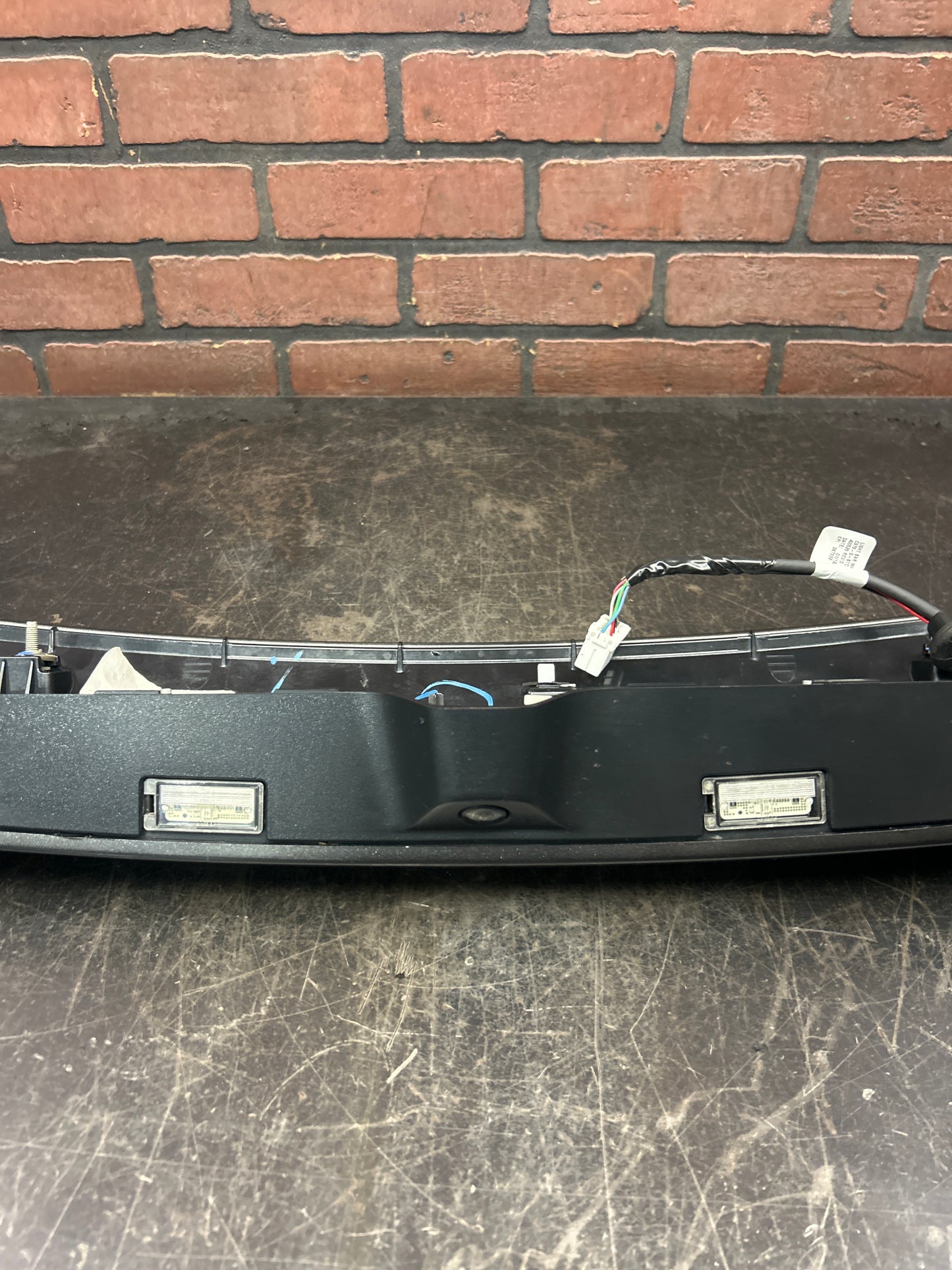 2014-2021 JEEP GRAND CHEROKEE LIFTGATE MOLDING TRIM PANEL W/ CAMERA OEM