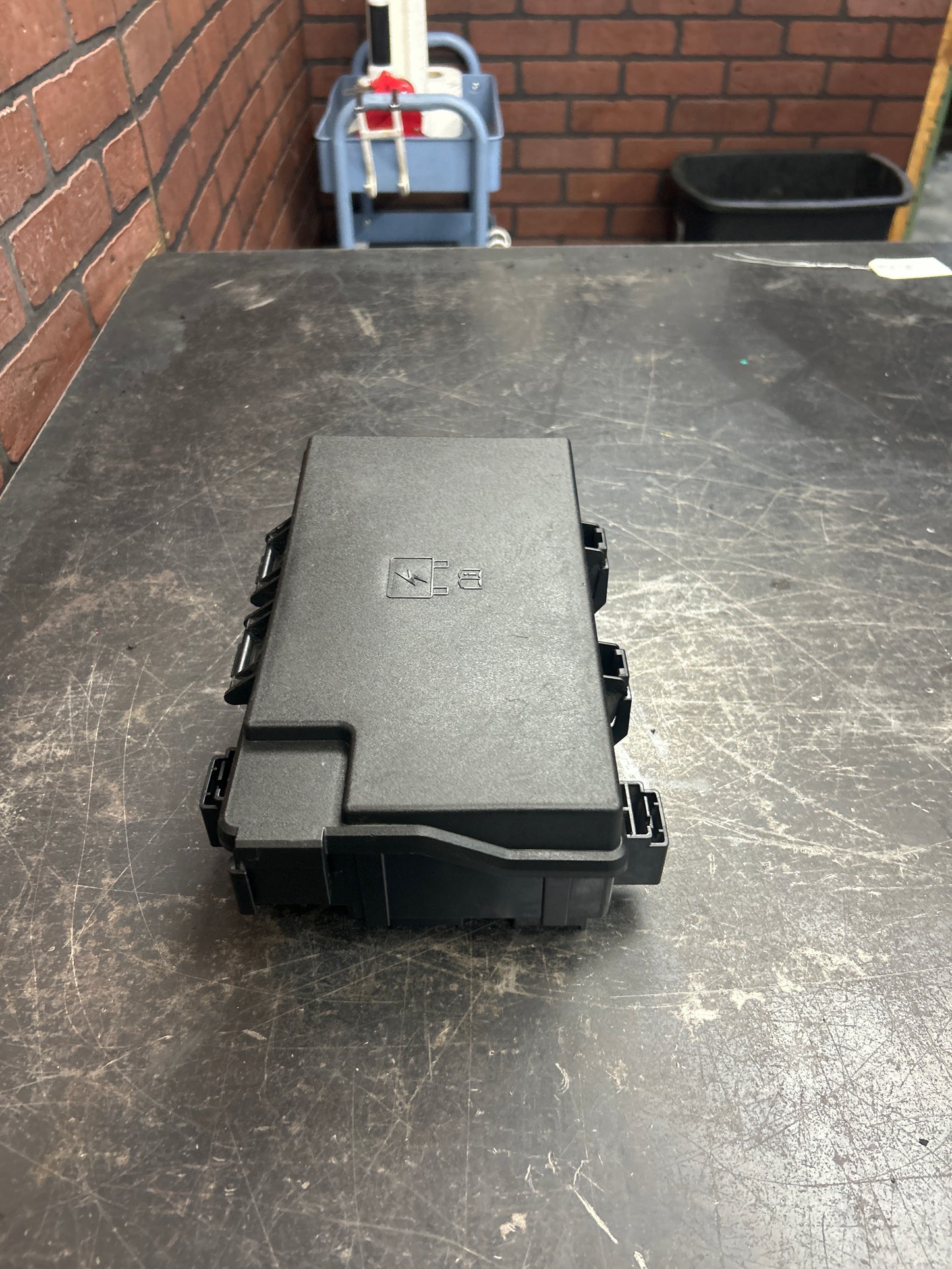 OEM 2016-2017 Jeep Grand Cherokee Overland 5.7 6.4 TIPM Fuse Box Control Module