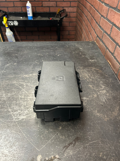 OEM 2016-2017 Jeep Grand Cherokee Overland 5.7 6.4 TIPM Fuse Box Control Module