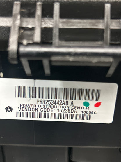 OEM 2016-2017 Jeep Grand Cherokee Overland 5.7 6.4 TIPM Fuse Box Control Module
