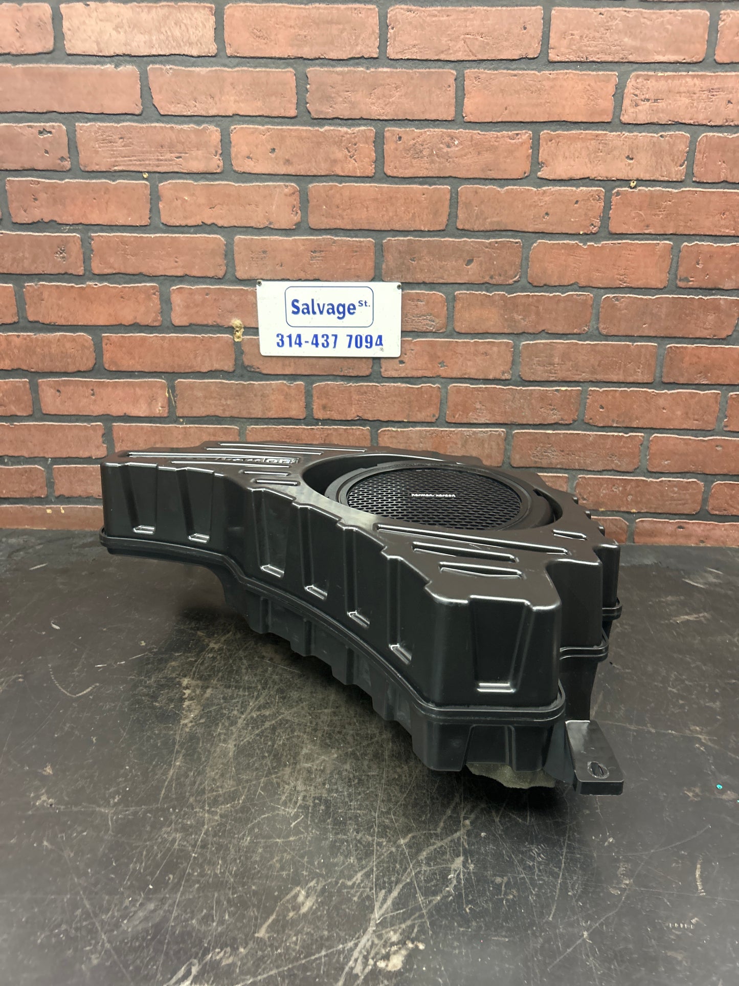 2012-2021 Jeep Grand Cherokee Sub Woofer Speaker 05035130AC OEM