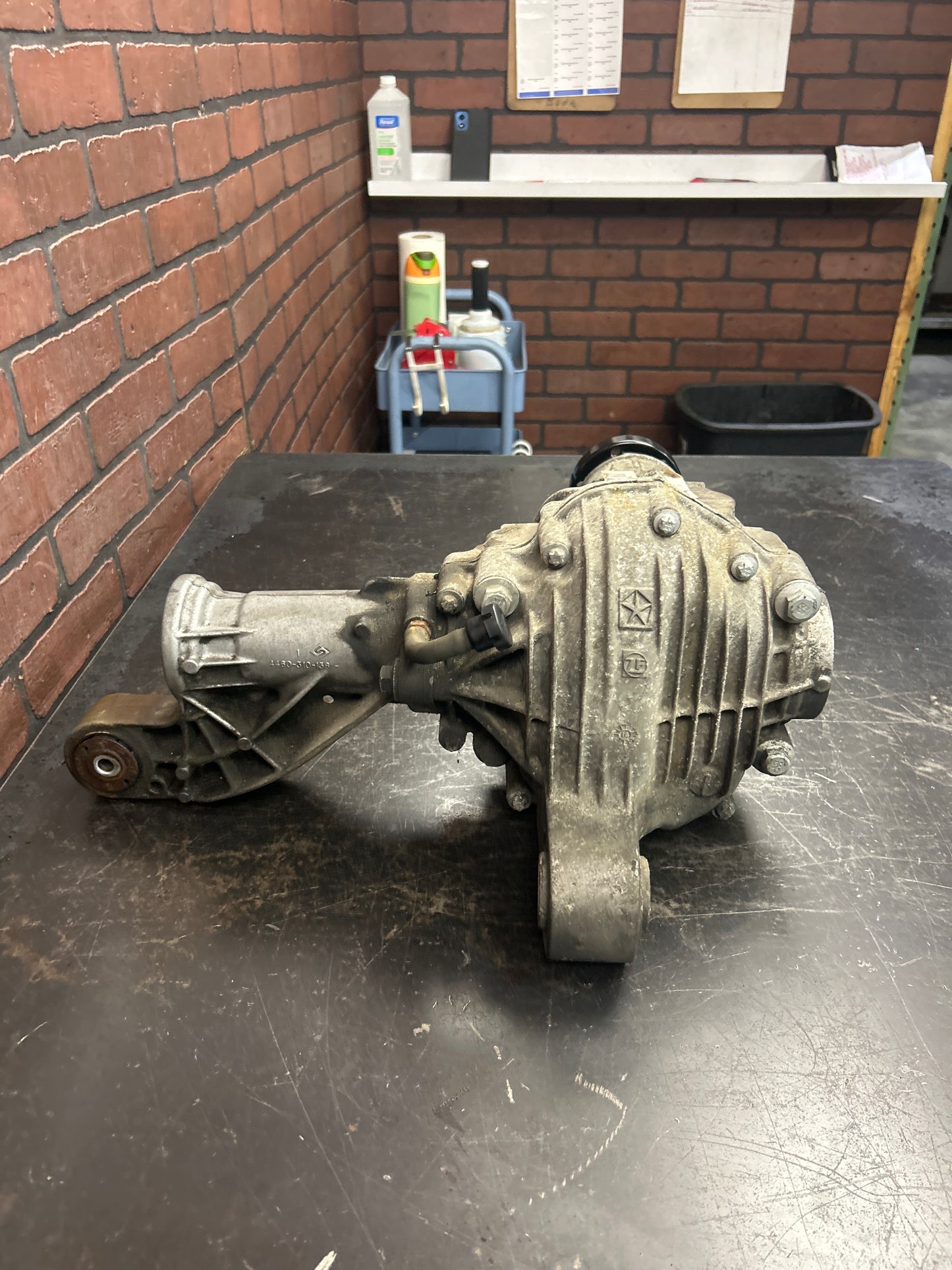 2016-2017 JEEP GRAND CHEROKEE SRT 6.4L OEM FRONT DIFFERENTIAL 3.70 68251558AA