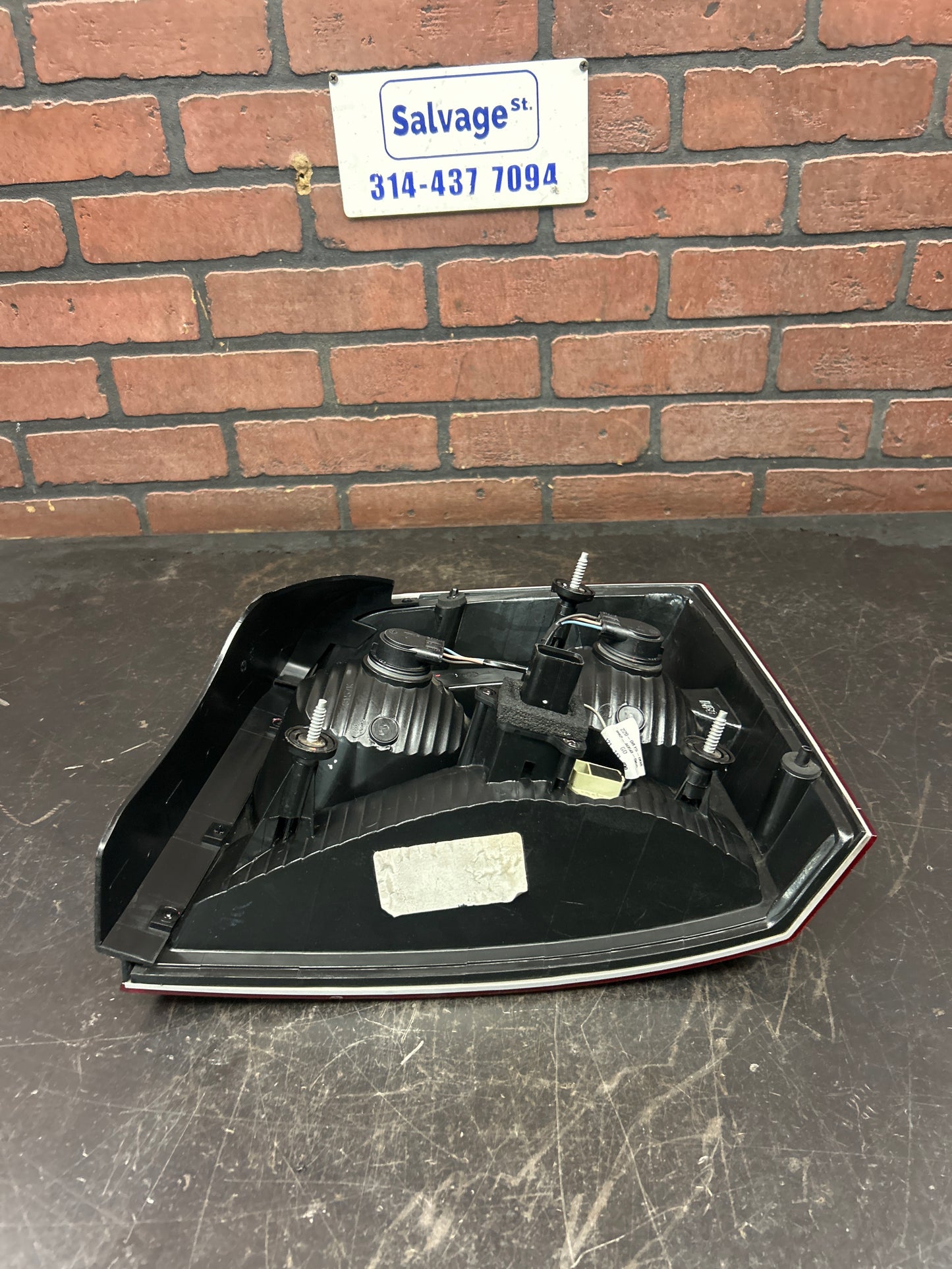 2009-2010 DODGE CHARGER DRIVER LEFT SIDE TAIL LIGHT LAMP 04806449AD OEM
