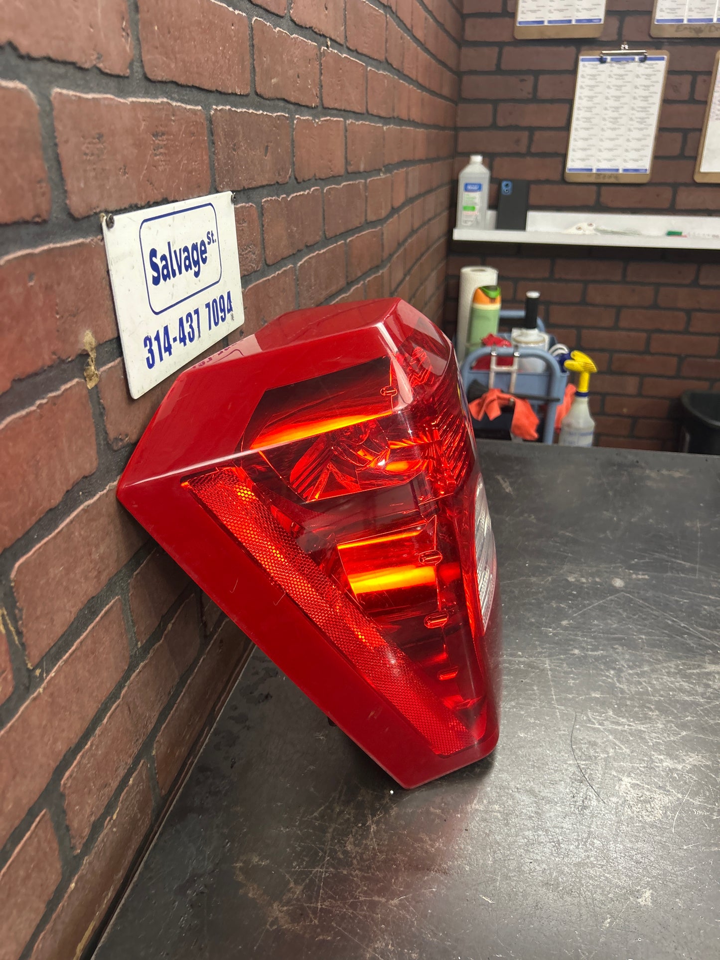 2008-2009 Dodge Caliber Driver Left Side Tail Light Taillight Assembly OEM