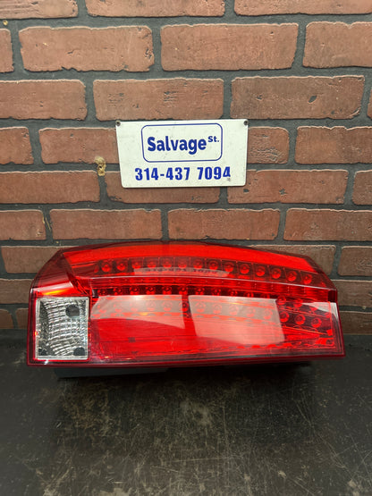 2007-2014 CADILLAC ESCALADE ESV OEM Driver Left Rear Taillight LED 30249262