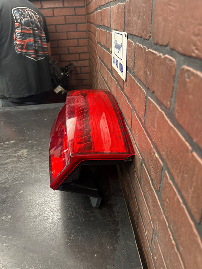2007-2014 CADILLAC ESCALADE ESV OEM Driver Left Rear Taillight LED 30249262