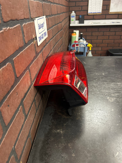 2007-2014 CADILLAC ESCALADE ESV OEM Driver Left Rear Taillight LED 30249262
