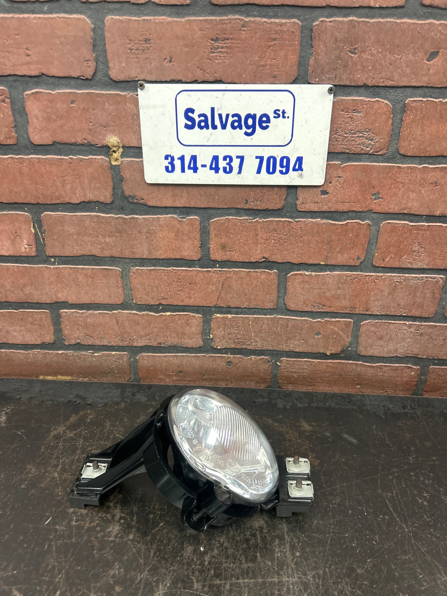 2002-2008 DODGE PICKUP 1500 FRONT DRIVER LEFT SIDE LOWER FOG LIGHT LAMP OEM