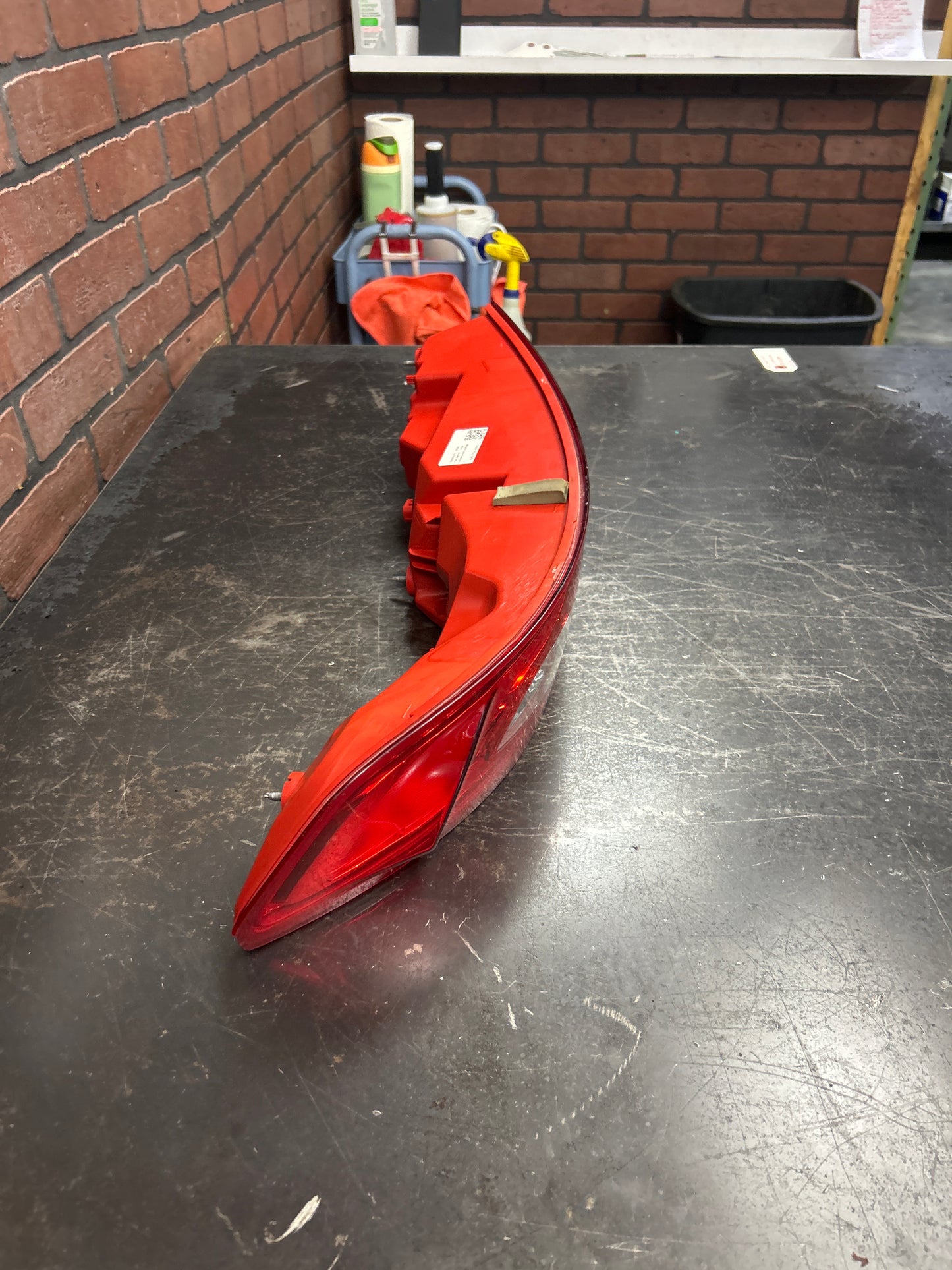 2015-2019 LINCOLN MKC REAR RIGHT PASSENGER SIDE TAIL LIGHT TAIL LAMP OEM
