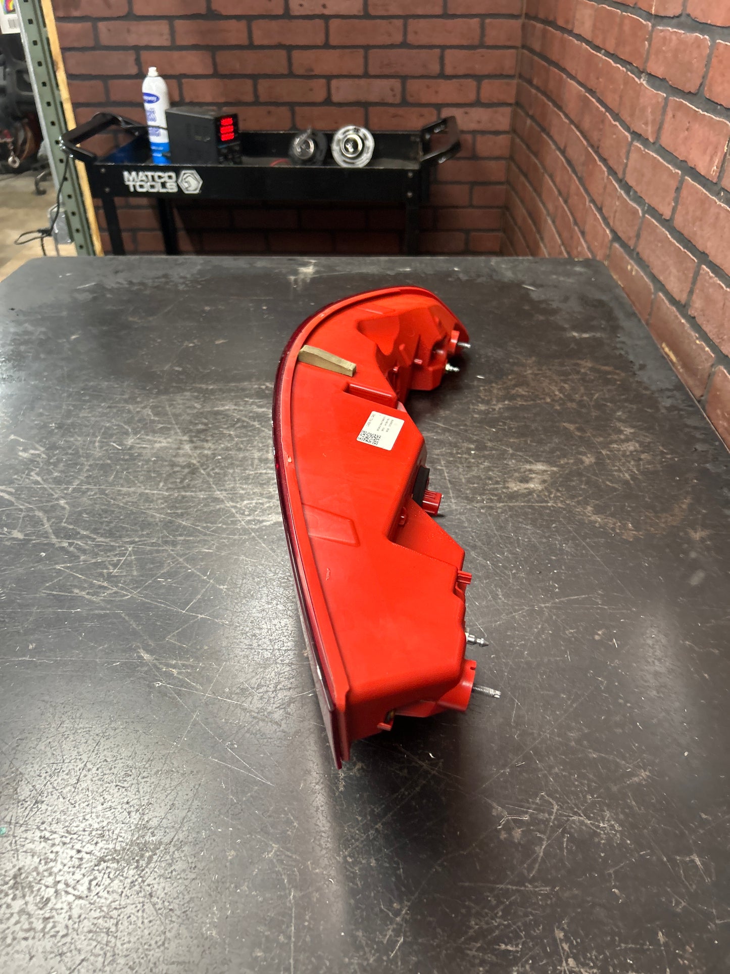 2015-2019 LINCOLN MKC REAR RIGHT PASSENGER SIDE TAIL LIGHT TAIL LAMP OEM