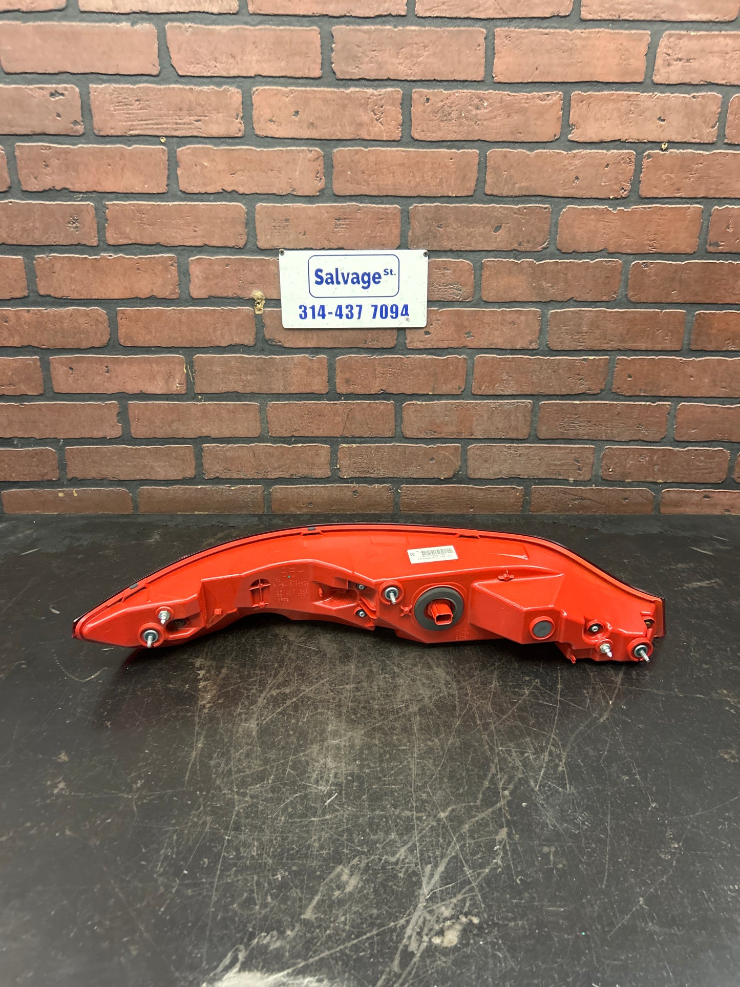 2015-2019 LINCOLN MKC REAR RIGHT PASSENGER SIDE TAIL LIGHT TAIL LAMP OEM
