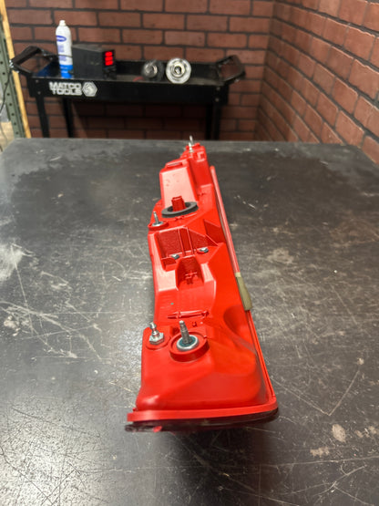 2015-2019 LINCOLN MKC REAR RIGHT PASSENGER SIDE TAIL LIGHT TAIL LAMP OEM