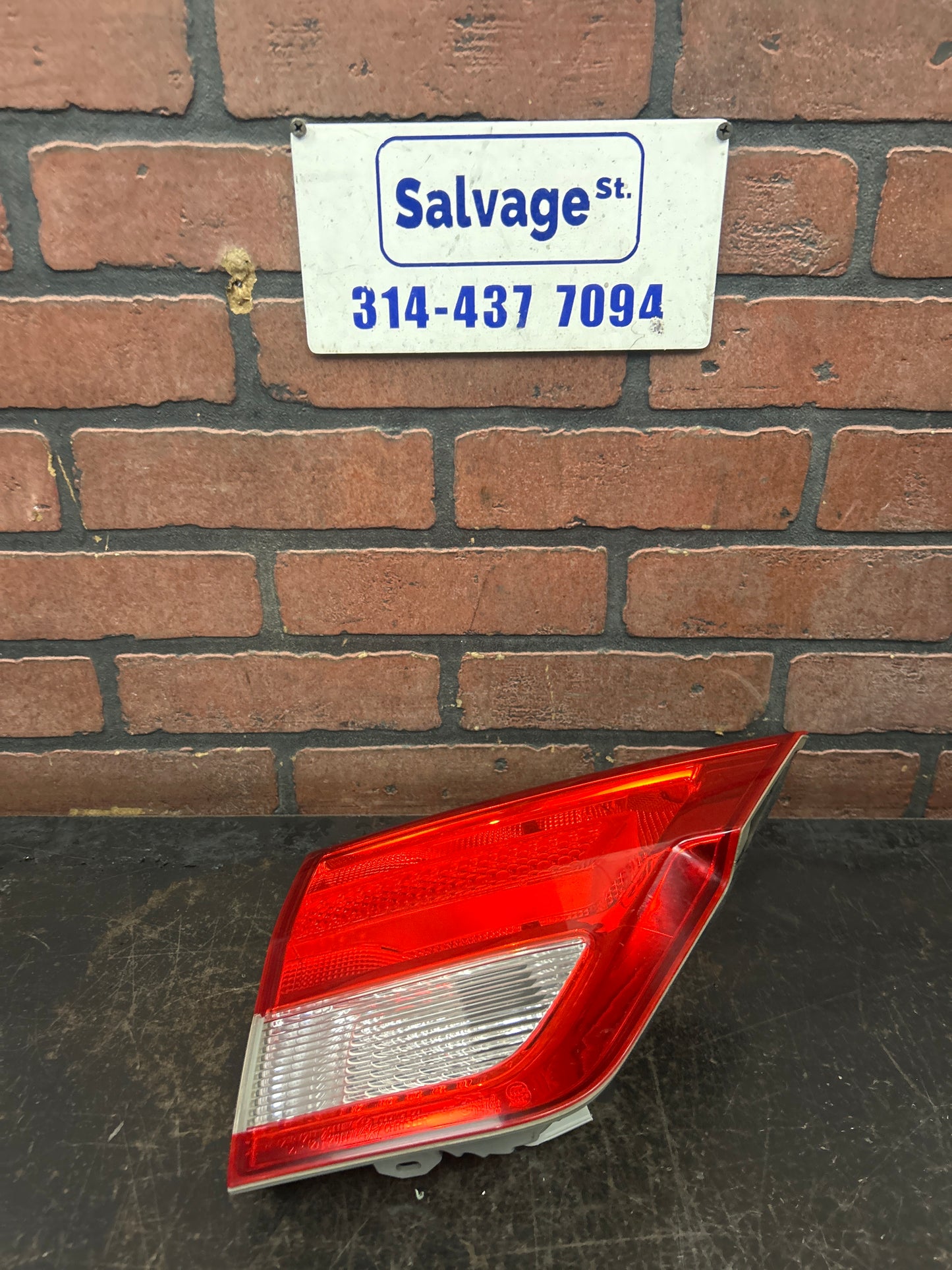 2011-2013 JEEP GRAND CHEROKEE LEFT RIGHT SIDE INNER TAIL LIGHT SET PAIR OEM