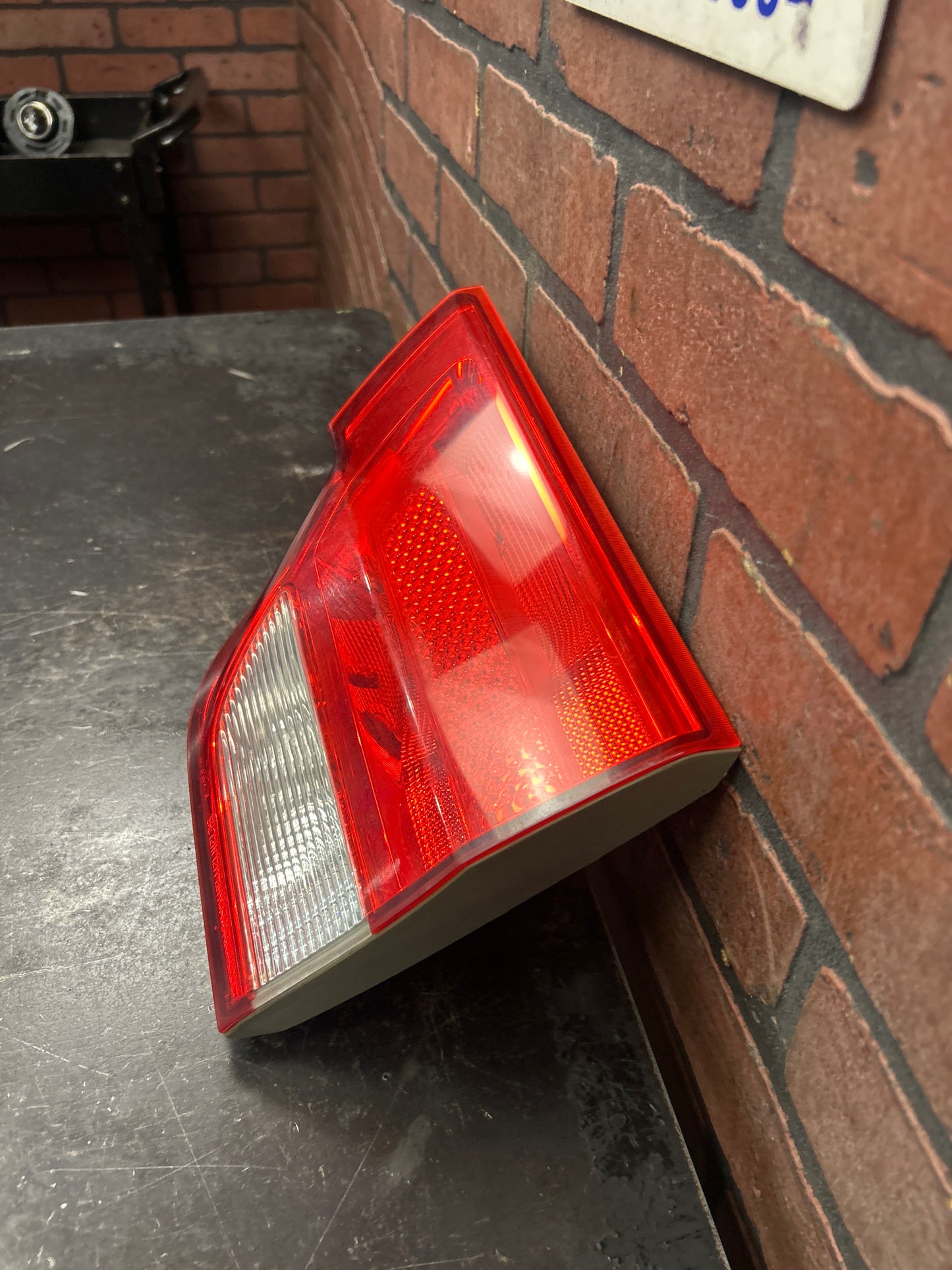 2011-2013 JEEP GRAND CHEROKEE LEFT RIGHT SIDE INNER TAIL LIGHT SET PAIR OEM