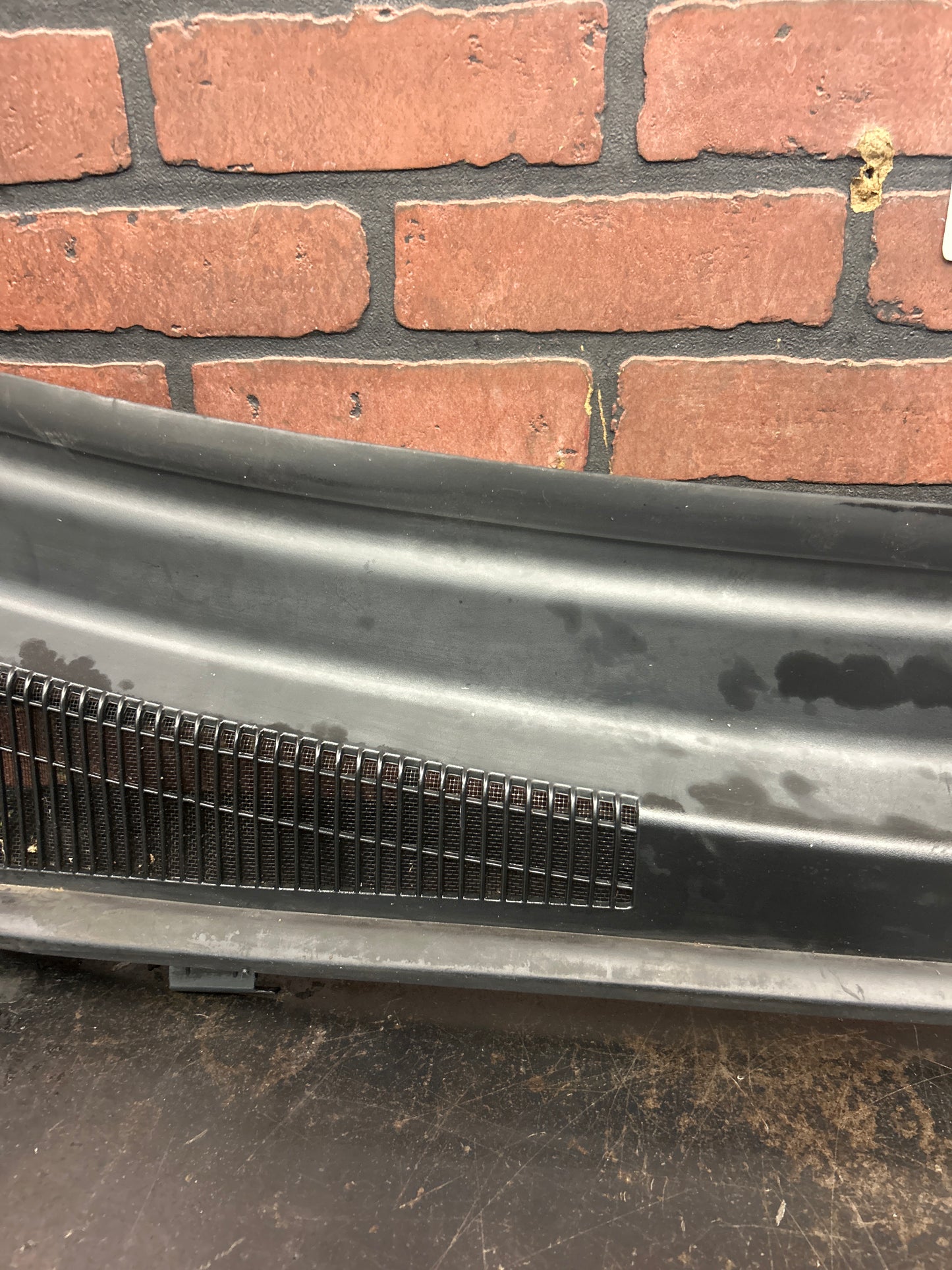 11-15 JEEP GRAND CHEROKEE SRT OEM WINDSHIELD WIPER COWL PANEL VENT GRILLE COVER