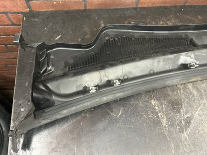 11-15 JEEP GRAND CHEROKEE SRT OEM WINDSHIELD WIPER COWL PANEL VENT GRILLE COVER