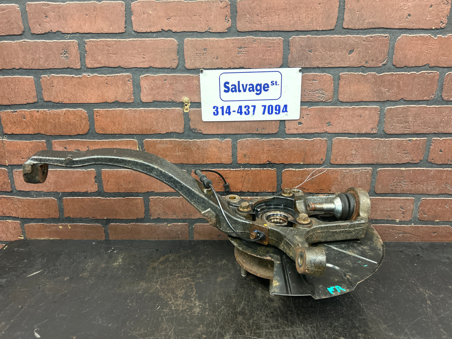 2011-2015 Jeep Grand Cherokee Front Passenger RH Side Spindle Knuckle OEM