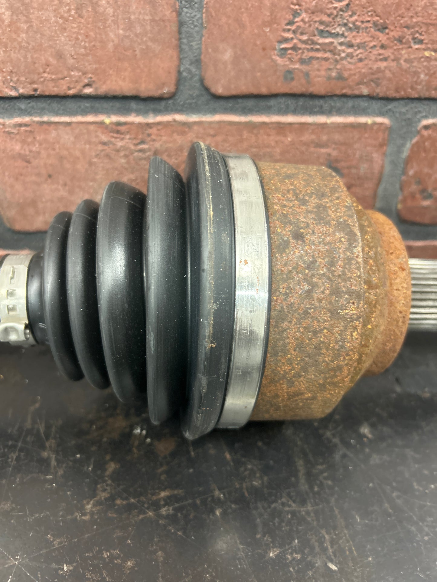 2011-2012 JEEP GRAND CHEROKEE FRONT LEFT DRIVER SIDE AXLE SHAFT HALFSHAFT OEM
