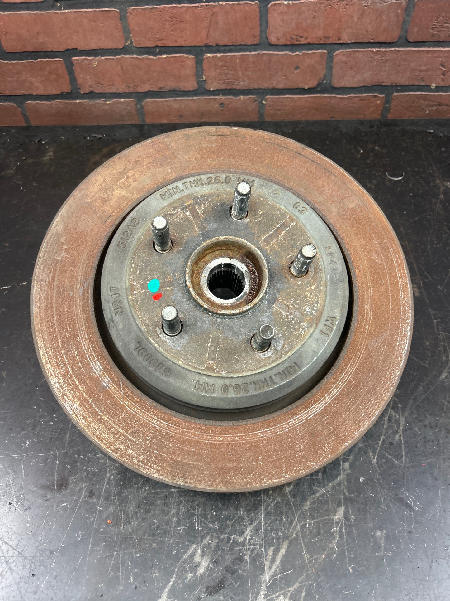 2012-2015 JEEP GRAND CHEROKEE WK REAR RIGHT SPINDLE KNUCKLE & HUB OEM 04877112AB