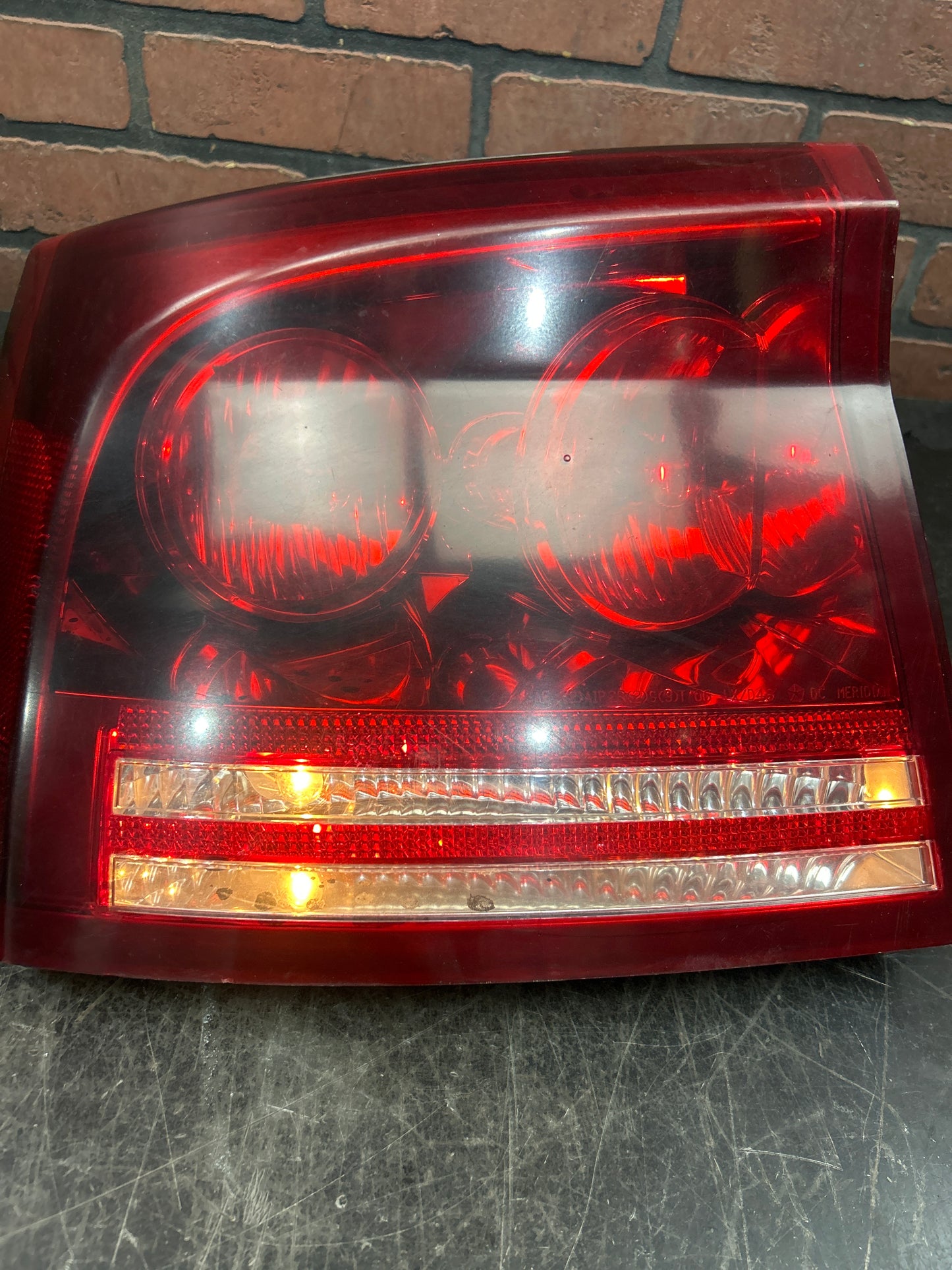 2006 2007 2008 DODGE CHARGER REAR OUTER LH LEFT DRIVER SIDE TAIL LIGHT OEM