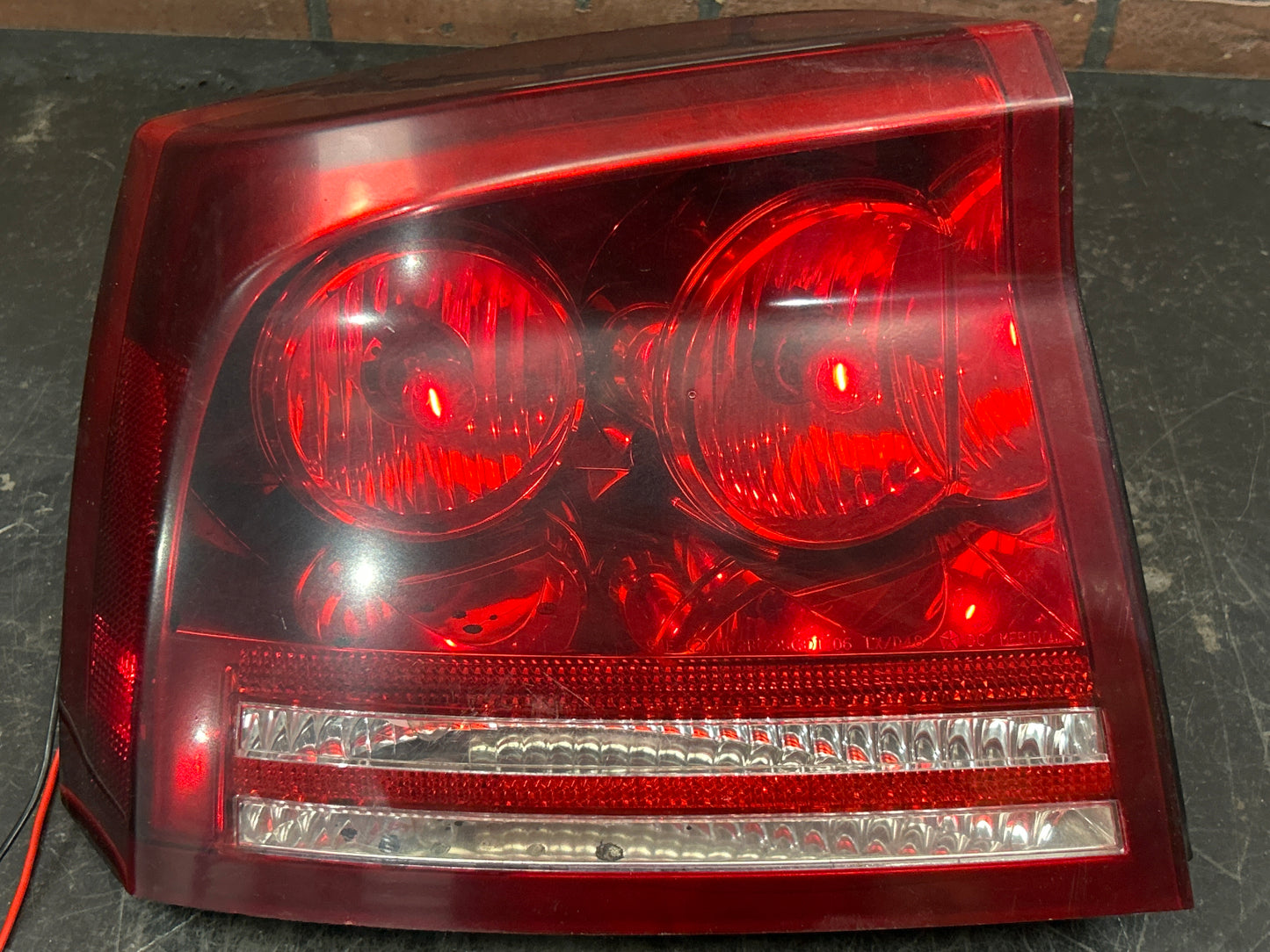 2006 2007 2008 DODGE CHARGER REAR OUTER LH LEFT DRIVER SIDE TAIL LIGHT OEM