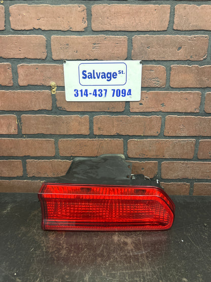 2008-2014 DODGE CHALLENGER SRT8 PASSENGER RIGHT SIDE TAILLIGHT LAMP OEM