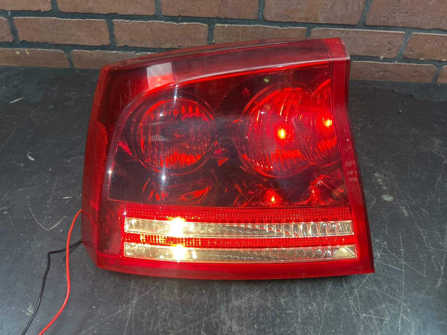 2005-2010 Dodge Charger Rear Driver Passenger Tail Light Lamp Set Pair OEM