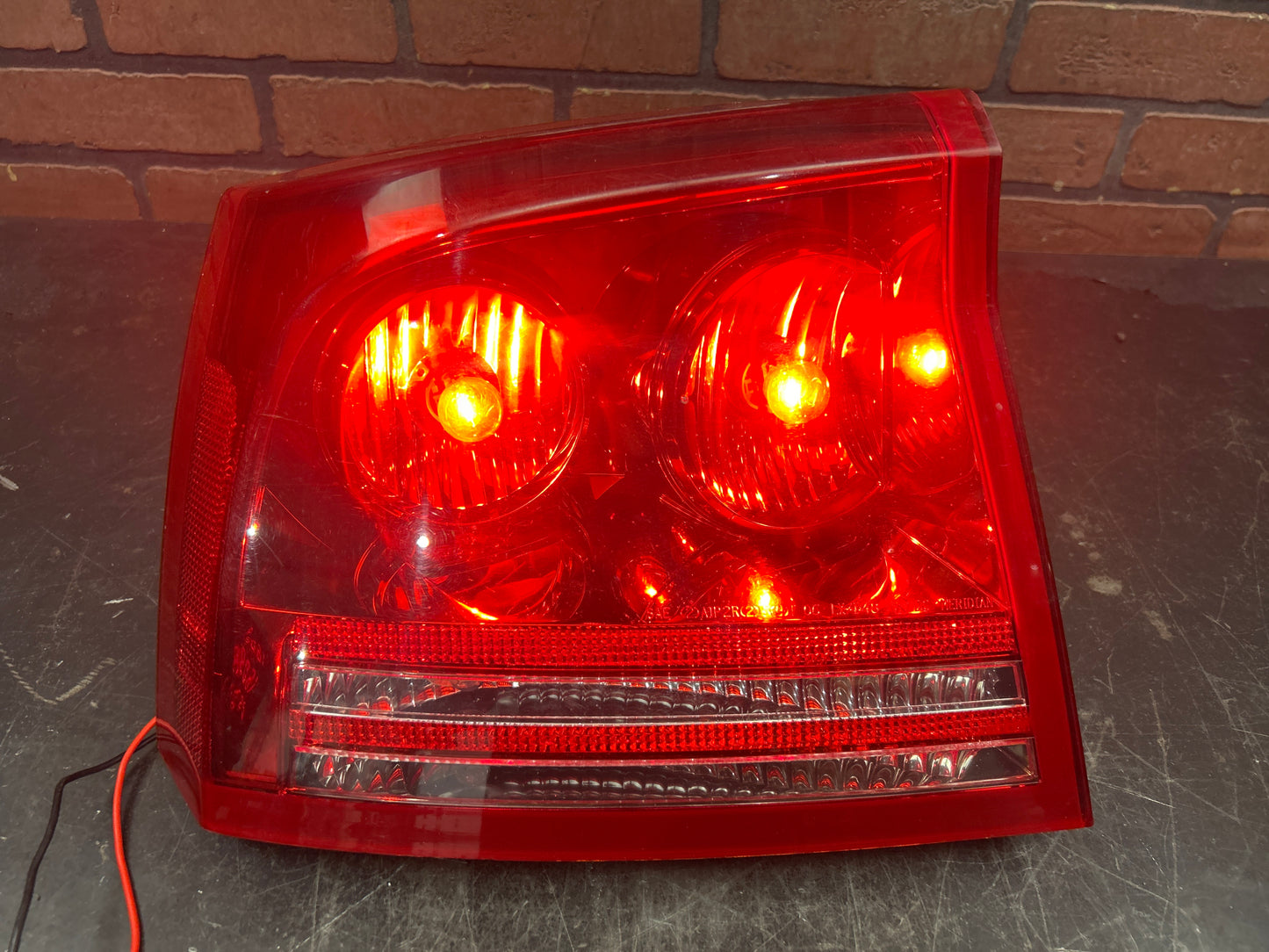 2005-2010 Dodge Charger Rear Driver Passenger Tail Light Lamp Set Pair OEM