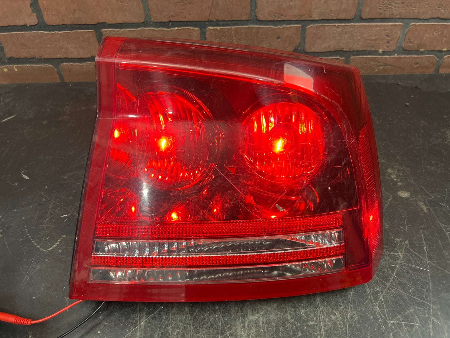 2005-2010 Dodge Charger Rear Driver Passenger Tail Light Lamp Set Pair OEM