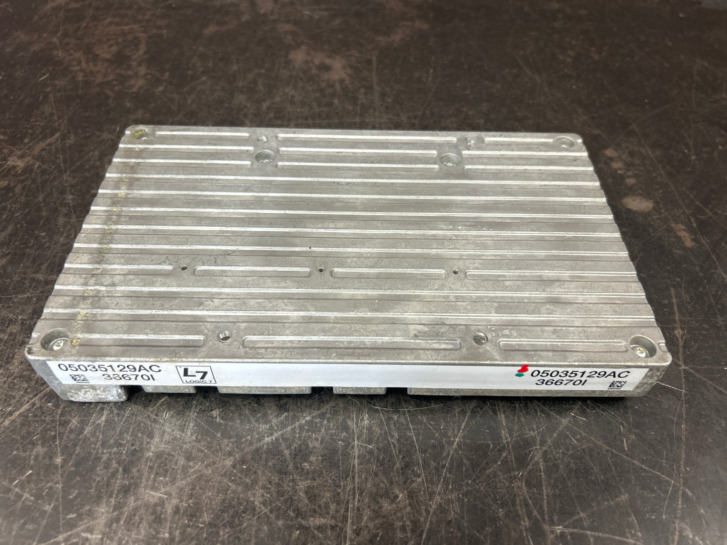 2012 JEEP GRAND CHEROKEE SRT8 6.4L 4X4 OEM AUDIO AMPLIFIER 05035129AC