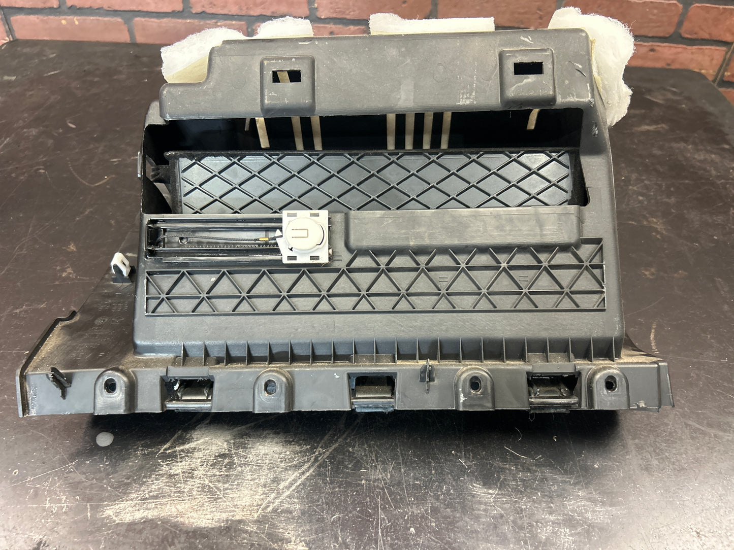 2011-2021 JEEP GRAND CHEROKEE FRONT RIGHT SIDE DASH PANEL GLOVE BOX STORAGE OEM