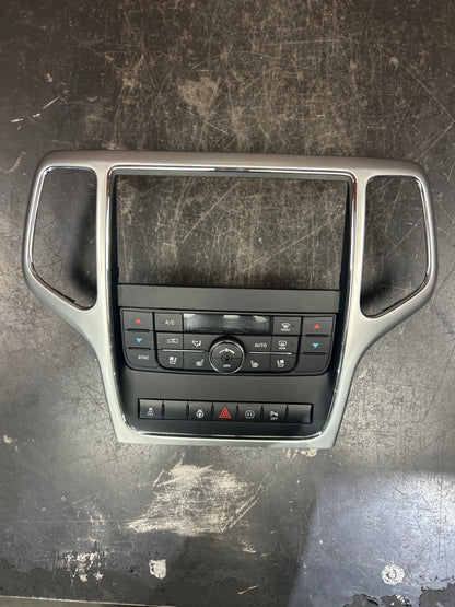 2011-2013 Jeep Grand Cherokee Center Dash Bezel Digital Climate Control OEM