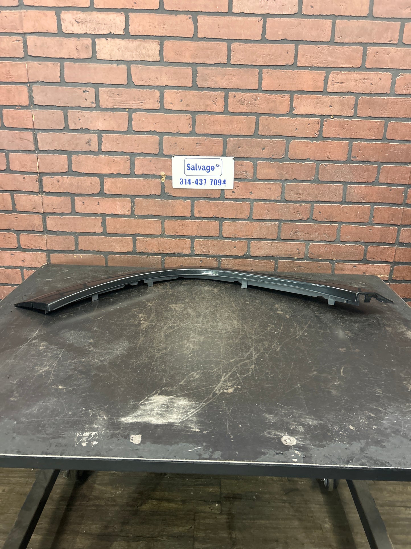 11-22 Jeep Grand Cherokee SRT8 Front Passenger RH Fender Molding Flare Black