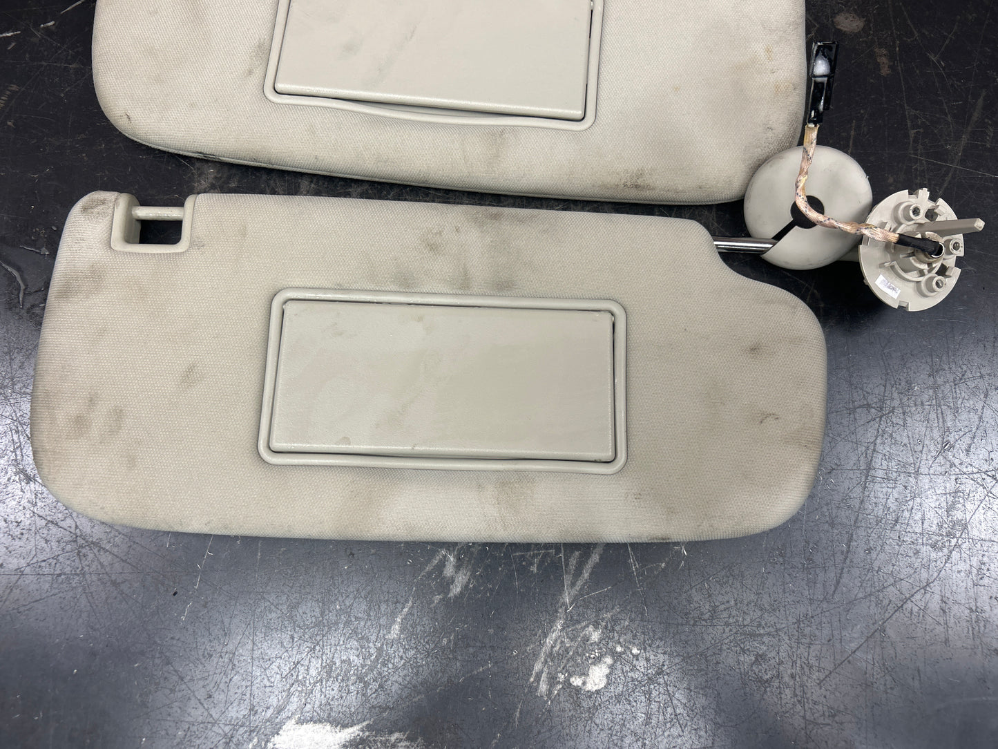 2011-2021 Jeep Grand Cherokee Dodge Durango Right Left Sun Visor Set Pair OEM