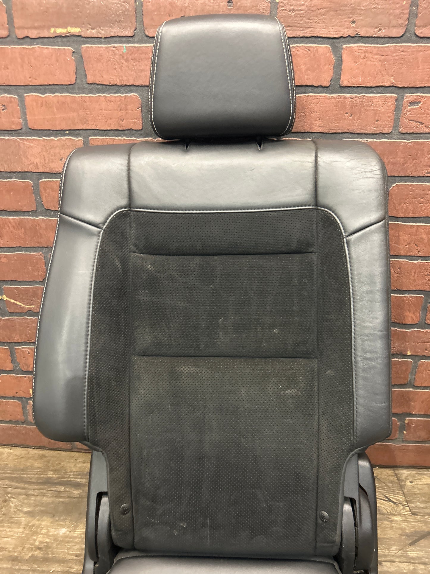 2011-2013 Jeep Grand Cherokee SRT8 Rear Passenger RH Seat Heated Black Suede